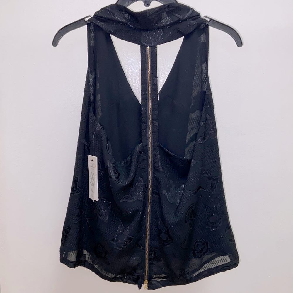 Cooper & Ella T-bone top with exposed zipper